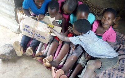 Joyful faces when receiving a gift of food